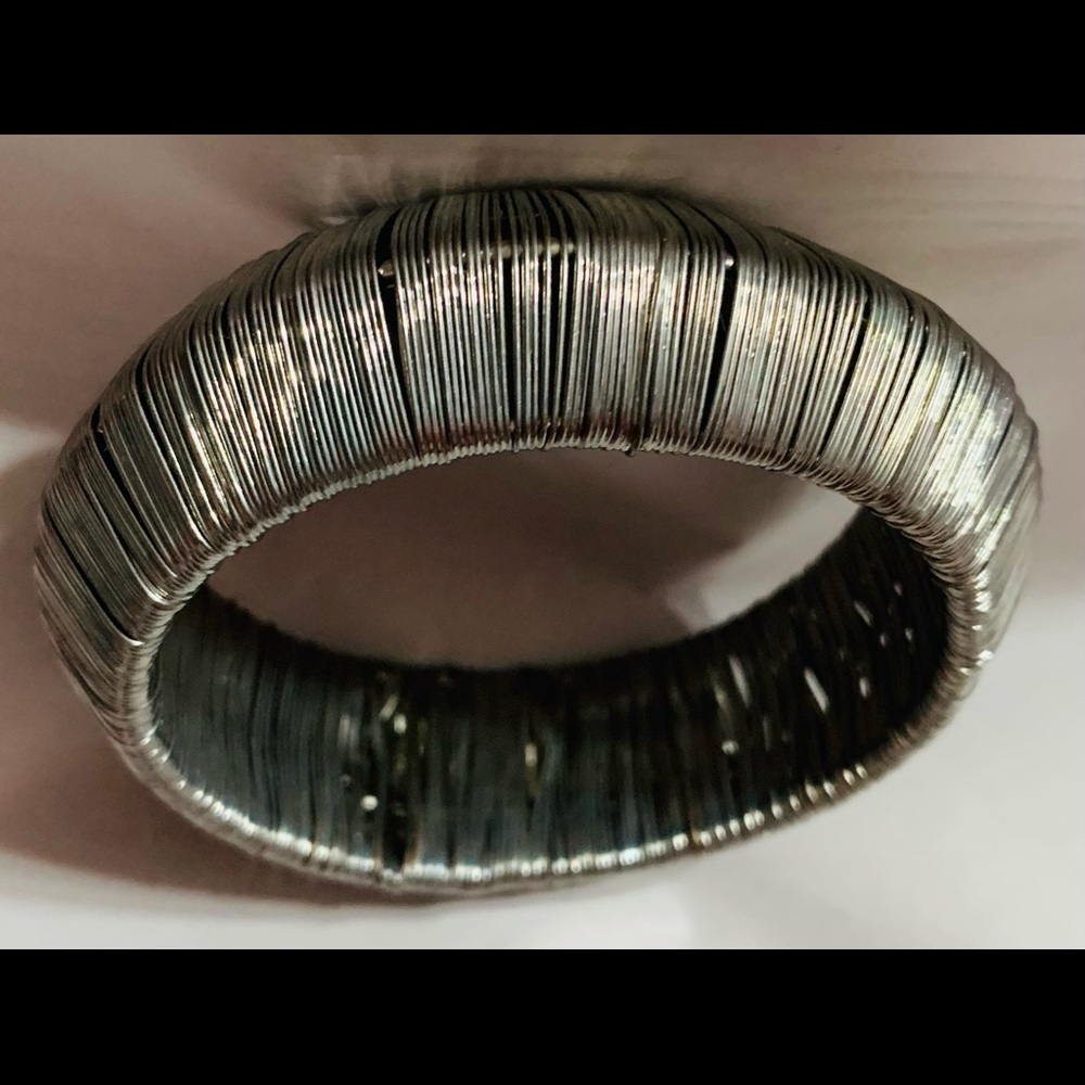 Metal bangle - Picture 2 of 2